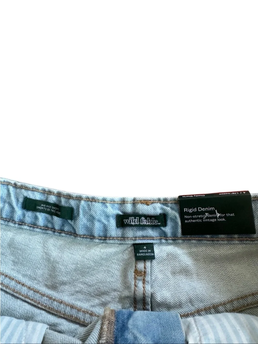 NWT Wild Fable Women's Mid Rise Cheeky Shorts in Light Wash Size 4